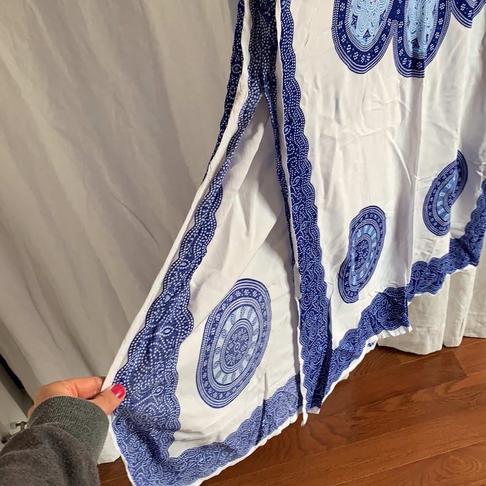 Swim cover up - Picture 4 of 4
